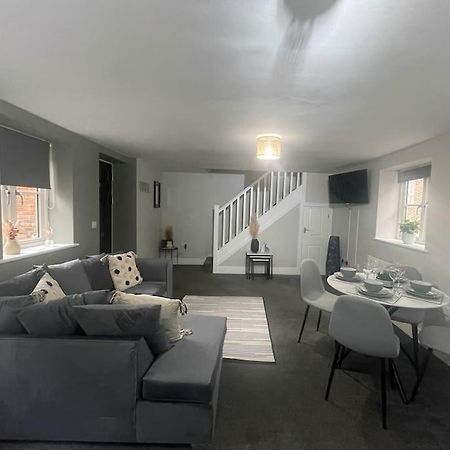 Cedar House - 2 Bed House With Free Parking In Town Centre! By Shortstays4U King's Lynn Extérieur photo